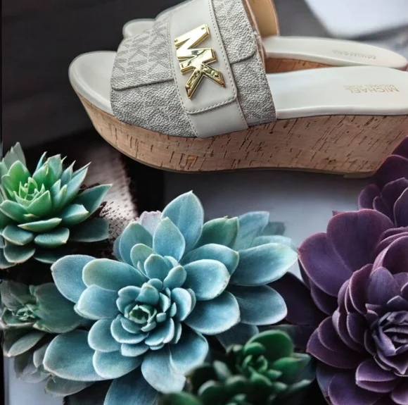 Michael Kors Jilly Platform Wedge Sandal Size 7 Color: White (New) - Picture 7 of 10